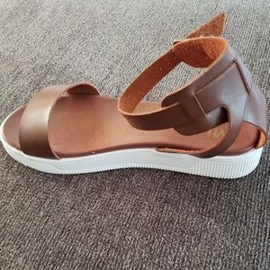 Mia platform sandals
